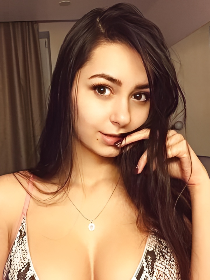 Альбина привлекательная девушка из Хотьково цена от 10000 руб