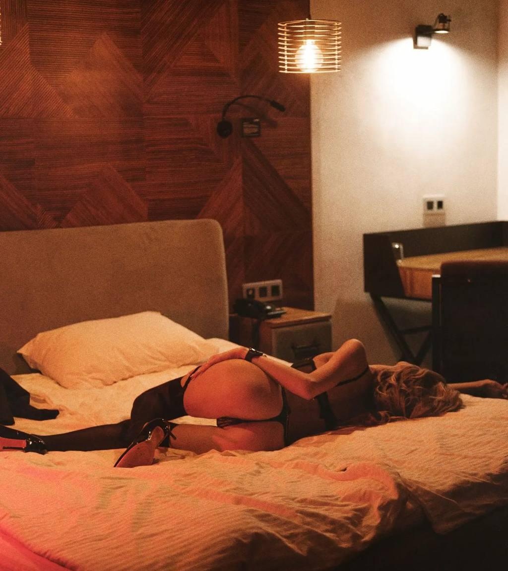 Лиза привлекательная девушка из Хотьково цена от 8000 руб